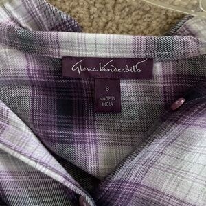 Small Gloria Vanderbilt purple/black plaid shirt.